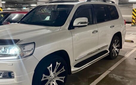 Toyota Land Cruiser 200, 2016 год, 5 800 000 рублей, 3 фотография