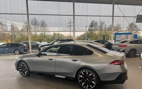 BMW 5 серия, 2024 год, 12 454 000 рублей, 4 фотография