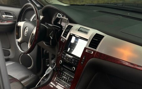 Cadillac Escalade III, 2009 год, 1 750 000 рублей, 18 фотография