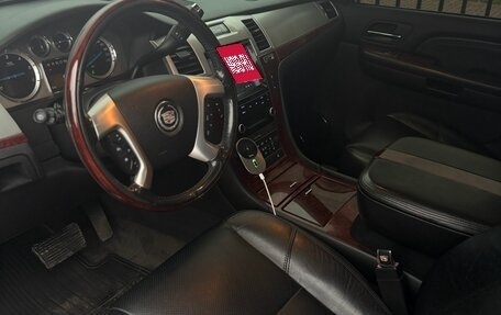 Cadillac Escalade III, 2009 год, 1 750 000 рублей, 15 фотография