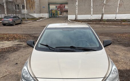 Hyundai Solaris II рестайлинг, 2011 год, 530 000 рублей, 5 фотография