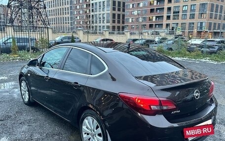 Opel Astra J, 2014 год, 850 000 рублей, 2 фотография