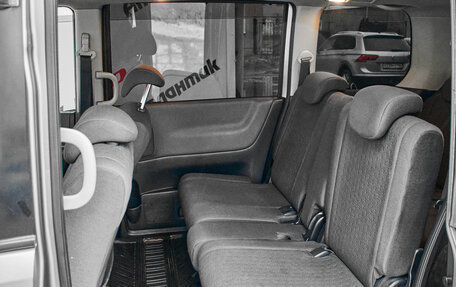 Nissan Serena III, 2006 год, 995 000 рублей, 18 фотография