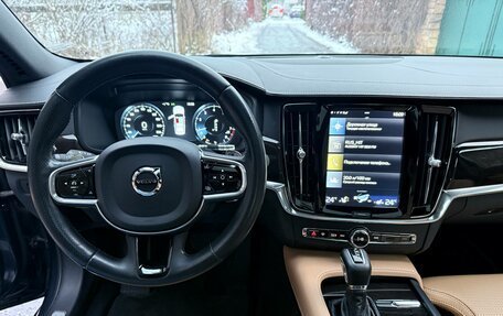 Volvo S90 II рестайлинг, 2017 год, 3 300 000 рублей, 9 фотография