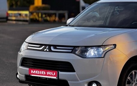 Mitsubishi Outlander III рестайлинг 3, 2013 год, 1 600 000 рублей, 5 фотография