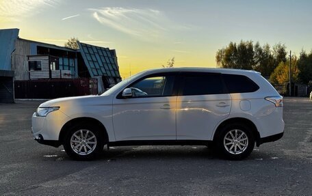 Mitsubishi Outlander III рестайлинг 3, 2013 год, 1 600 000 рублей, 7 фотография