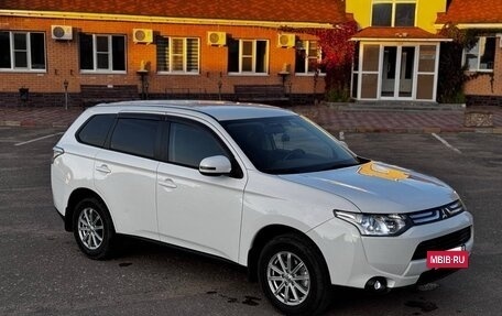 Mitsubishi Outlander III рестайлинг 3, 2013 год, 1 600 000 рублей, 13 фотография