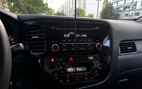 Mitsubishi Outlander III рестайлинг 3, 2013 год, 1 600 000 рублей, 24 фотография