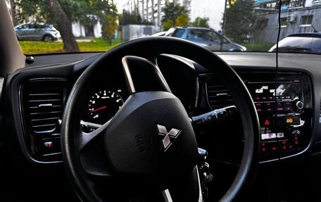 Mitsubishi Outlander III рестайлинг 3, 2013 год, 1 600 000 рублей, 25 фотография