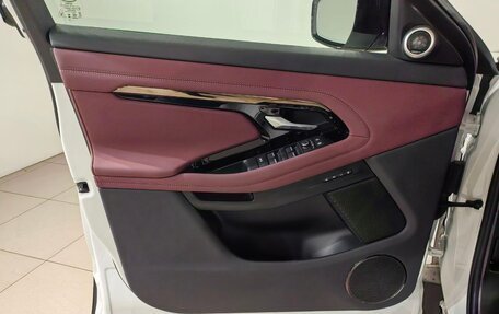 Land Rover Range Rover Evoque II, 2025 год, 6 990 000 рублей, 25 фотография