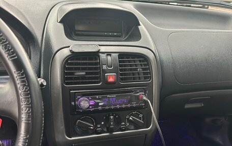 Mitsubishi Carisma I, 2001 год, 250 000 рублей, 19 фотография