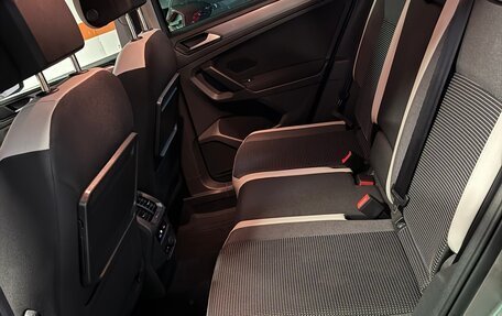 Volkswagen Tiguan II, 2019 год, 2 850 000 рублей, 13 фотография