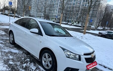 Chevrolet Cruze II, 2010 год, 750 000 рублей, 2 фотография