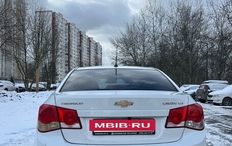 Chevrolet Cruze II, 2010 год, 750 000 рублей, 6 фотография