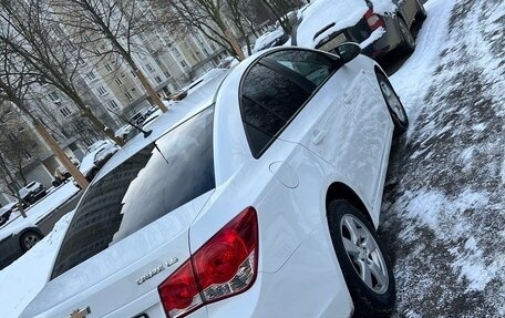 Chevrolet Cruze II, 2010 год, 750 000 рублей, 5 фотография