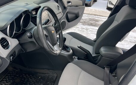 Chevrolet Cruze II, 2010 год, 750 000 рублей, 17 фотография