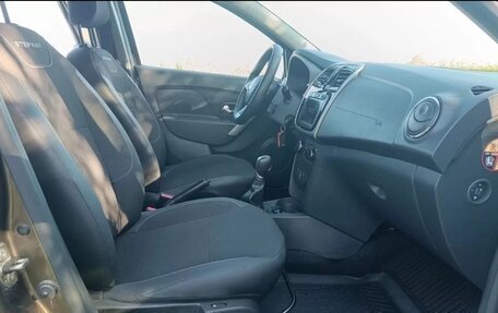 Renault Logan II, 2022 год, 1 600 000 рублей, 9 фотография