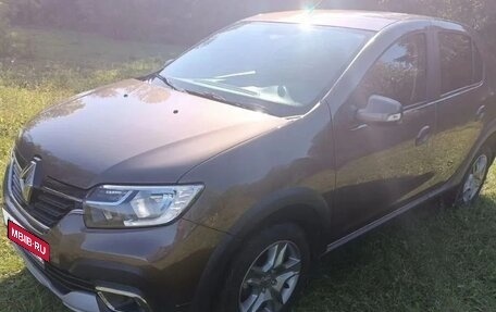 Renault Logan II, 2022 год, 1 600 000 рублей, 5 фотография