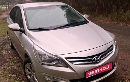 Hyundai Solaris II рестайлинг, 2015 год, 899 000 рублей, 1 фотография