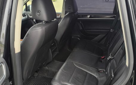 Volkswagen Touareg III, 2011 год, 1 950 000 рублей, 11 фотография