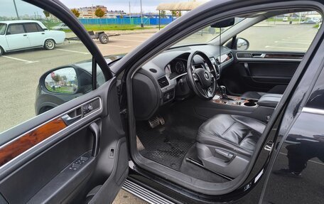 Volkswagen Touareg III, 2011 год, 1 950 000 рублей, 10 фотография