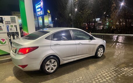 Hyundai Solaris II рестайлинг, 2015 год, 899 000 рублей, 10 фотография