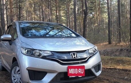 Honda Fit III, 2014 год, 1 275 000 рублей, 2 фотография