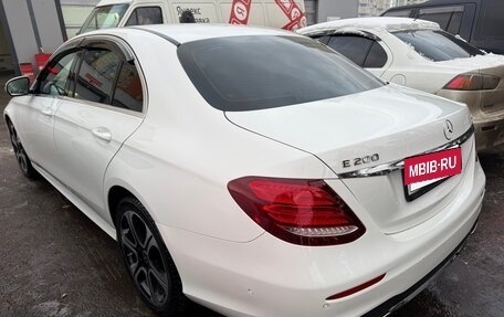 Mercedes-Benz E-Класс, 2020 год, 4 500 000 рублей, 3 фотография