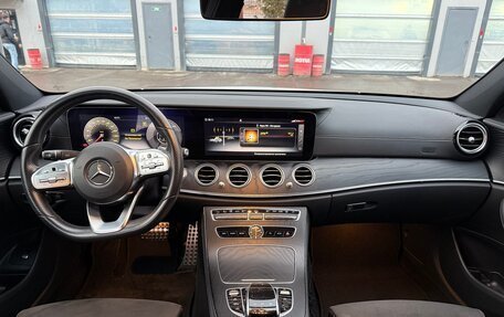 Mercedes-Benz E-Класс, 2020 год, 4 500 000 рублей, 8 фотография