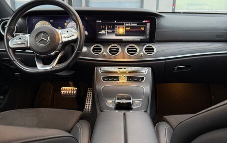 Mercedes-Benz E-Класс, 2020 год, 4 500 000 рублей, 9 фотография