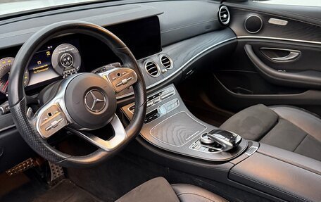 Mercedes-Benz E-Класс, 2020 год, 4 500 000 рублей, 10 фотография