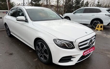 Mercedes-Benz E-Класс, 2020 год, 4 500 000 рублей, 5 фотография