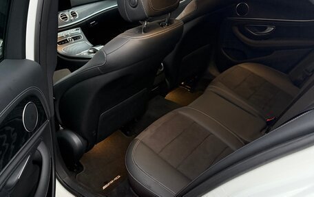 Mercedes-Benz E-Класс, 2020 год, 4 500 000 рублей, 16 фотография