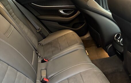 Mercedes-Benz E-Класс, 2020 год, 4 500 000 рублей, 18 фотография