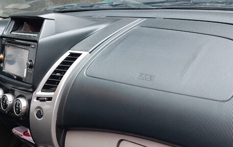 Mitsubishi Pajero Sport II рестайлинг, 2014 год, 2 000 000 рублей, 4 фотография