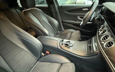 Mercedes-Benz E-Класс, 2020 год, 4 500 000 рублей, 21 фотография