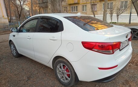 KIA Rio III рестайлинг, 2016 год, 800 000 рублей, 4 фотография