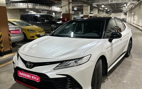 Toyota Camry, 2022 год, 3 900 000 рублей, 1 фотография