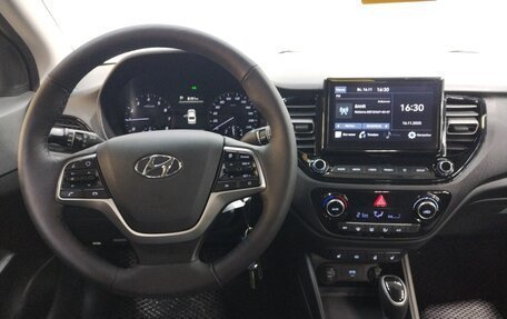 Hyundai Solaris II рестайлинг, 2022 год, 1 630 000 рублей, 9 фотография