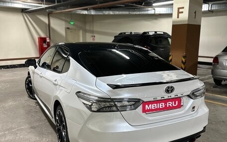 Toyota Camry, 2022 год, 3 900 000 рублей, 3 фотография