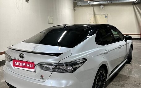 Toyota Camry, 2022 год, 3 900 000 рублей, 4 фотография