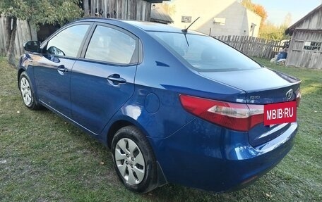 KIA Rio III рестайлинг, 2014 год, 800 000 рублей, 2 фотография