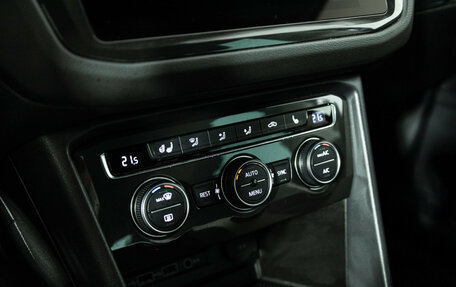 Volkswagen Tiguan II, 2019 год, 2 749 000 рублей, 19 фотография