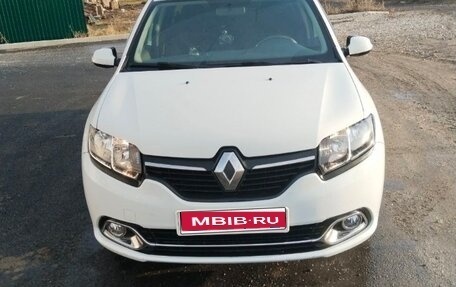 Renault Logan II, 2017 год, 830 000 рублей, 1 фотография