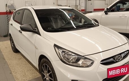 Hyundai Solaris II рестайлинг, 2013 год, 875 000 рублей, 3 фотография