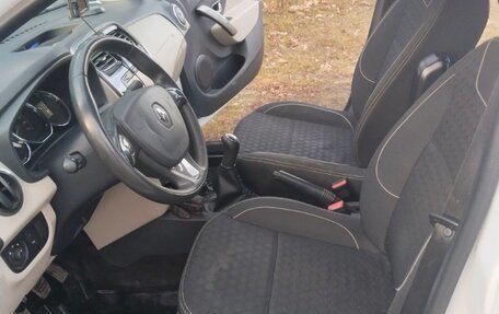 Renault Logan II, 2017 год, 830 000 рублей, 11 фотография