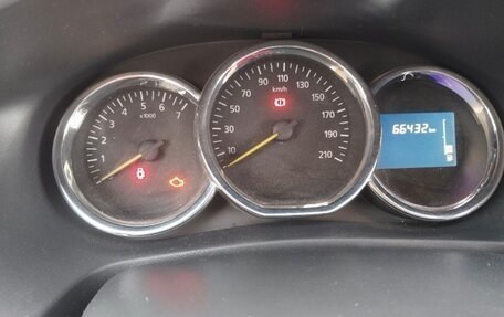 Renault Logan II, 2017 год, 830 000 рублей, 10 фотография