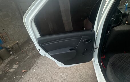 Renault Logan I, 2015 год, 410 000 рублей, 12 фотография