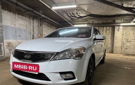 KIA cee'd I рестайлинг, 2010 год, 825 000 рублей, 2 фотография