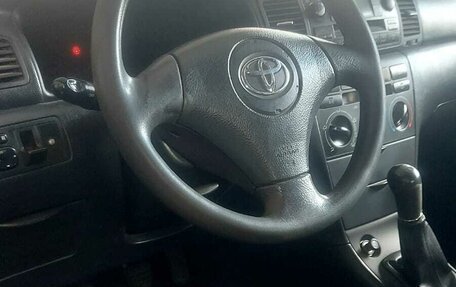 Toyota Corolla, 2004 год, 559 000 рублей, 8 фотография